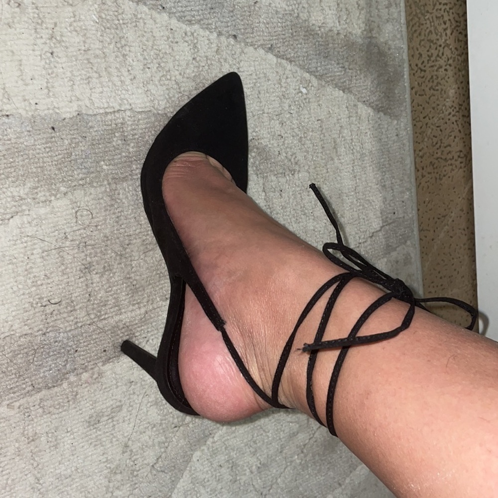 Express Heels - Picture 3 of 11